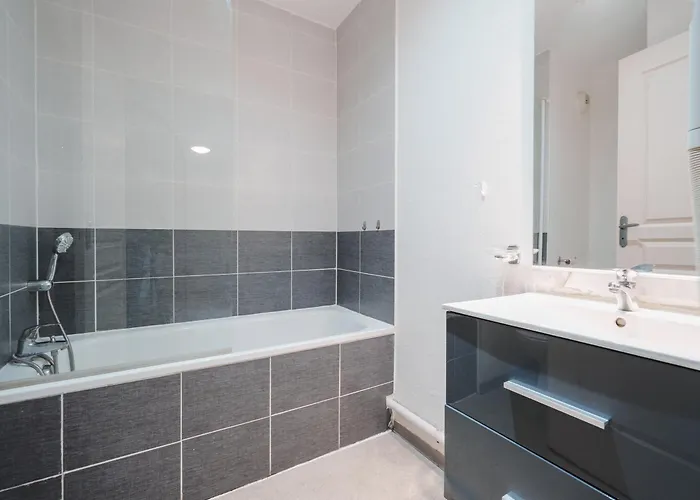 Saint Clair N312 2p4 Apartment *